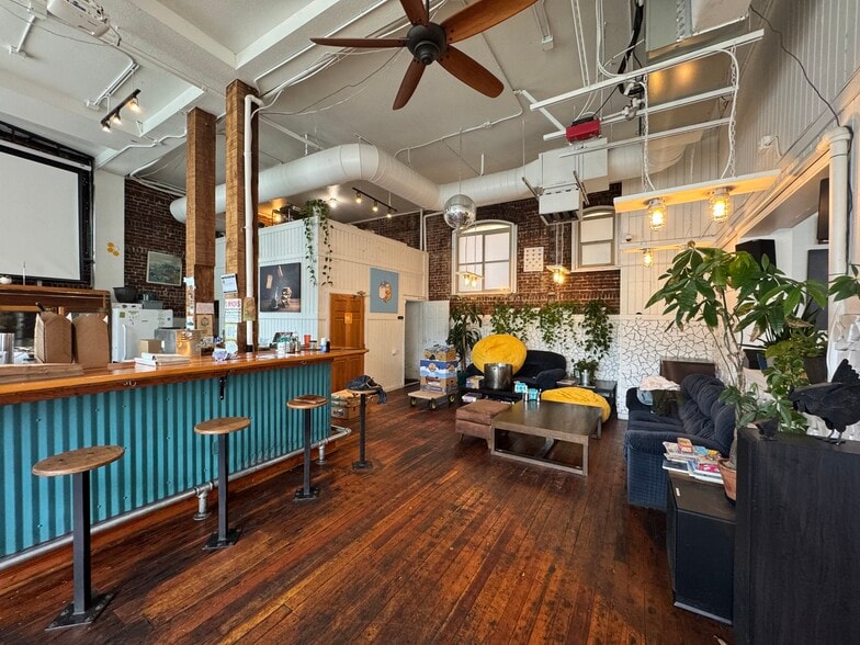 More Photos Of 10 NW 20th Ave, Portland Apartments For Lease