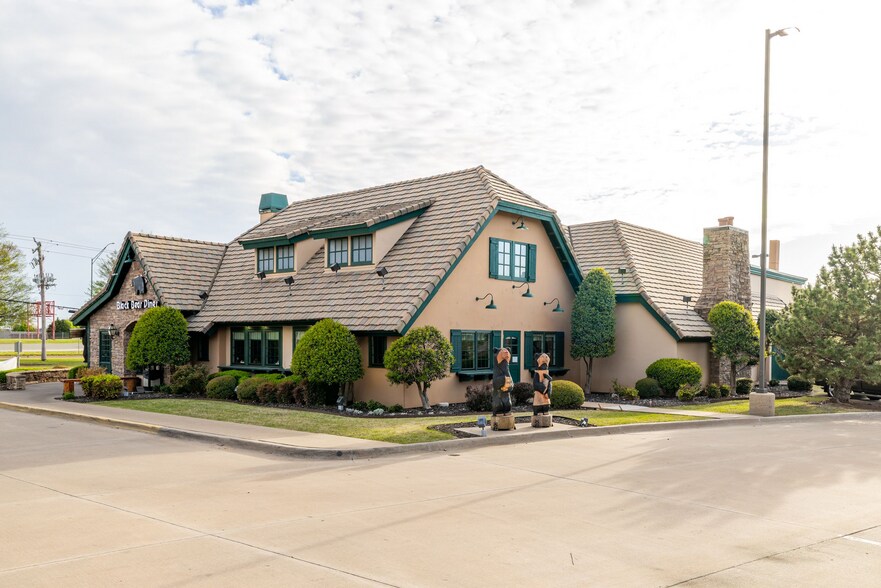 More Photos Of 3015 W Memorial Ave, Oklahoma City Restaurant For Sale