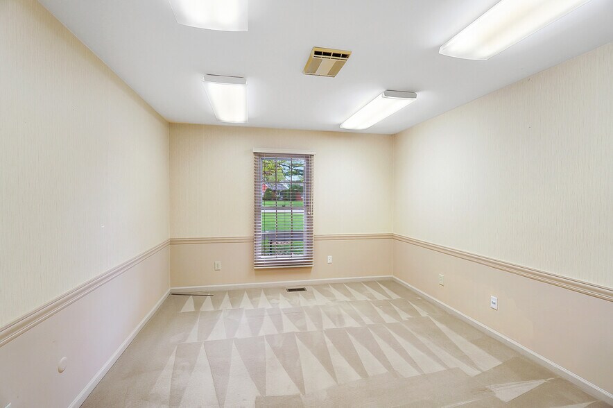 More Photos Of 1354 N Monroe Dr, Xenia Medical For Lease
