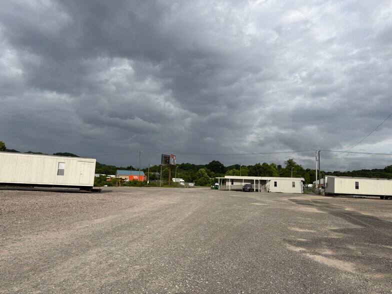 More Photos Of 3502 E Governor John Sevier Hwy, Knoxville Office For Lease
