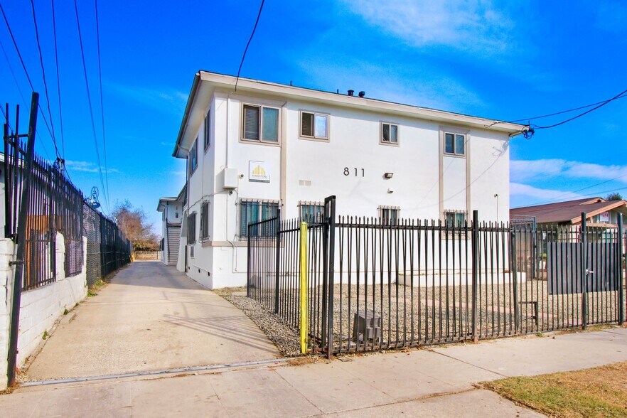 More Photos Of 811 W 97th St, Los Angeles Apartments For Sale