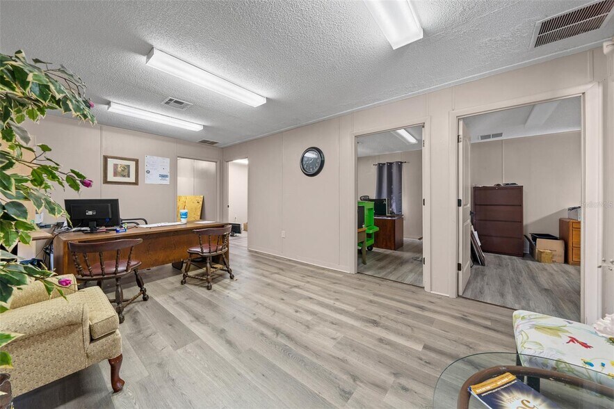 More Photos Of 4820 NE 35th St, Silver Springs Auto Dealership For Sale