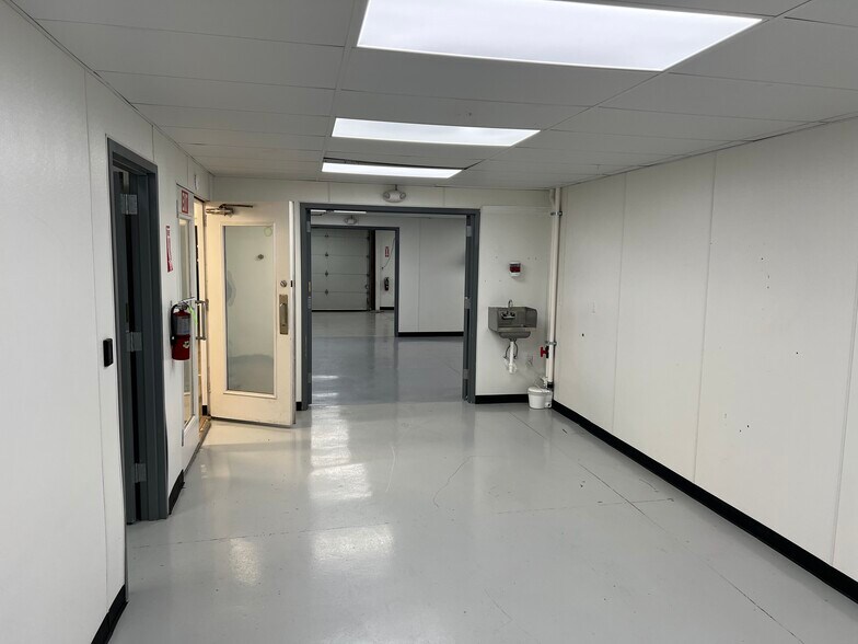 More Photos Of 15148 S 33rd West Ave, Glenpool Manufacturing For Lease