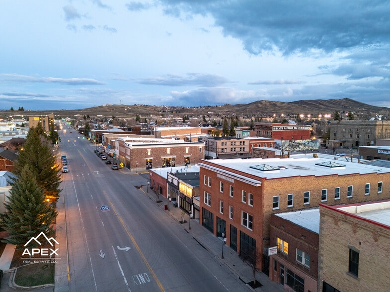 More Photos Of 1011 Front St, Evanston Restaurant For Lease