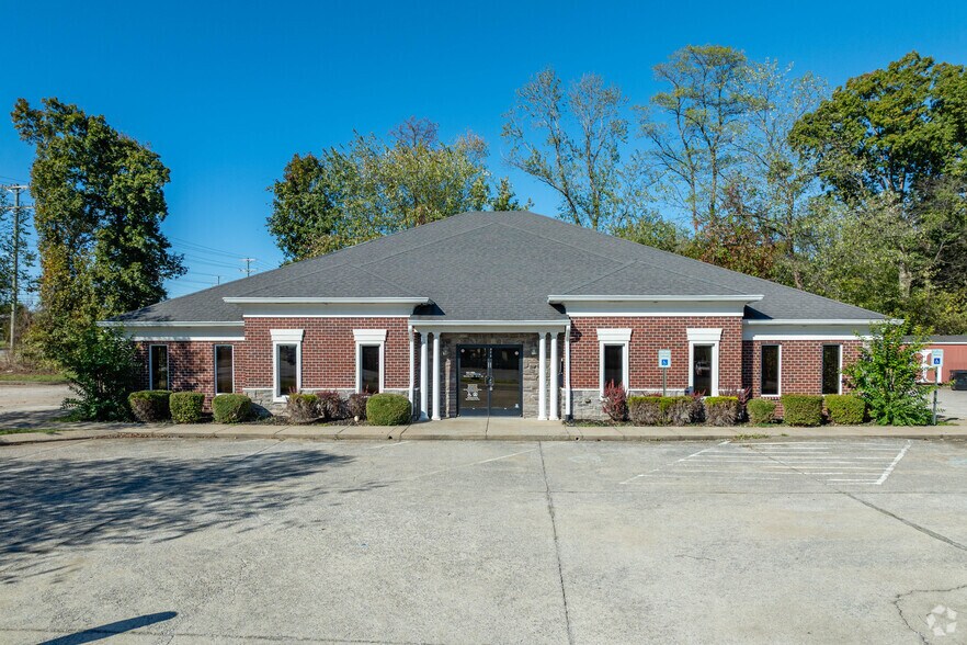Primary Photo Of 375 Dover Rd, Clarksville Medical For Lease
