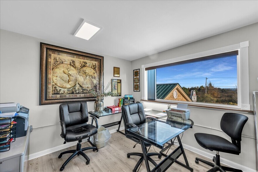 More Photos Of 357 W Main St, Searsport Freestanding For Sale