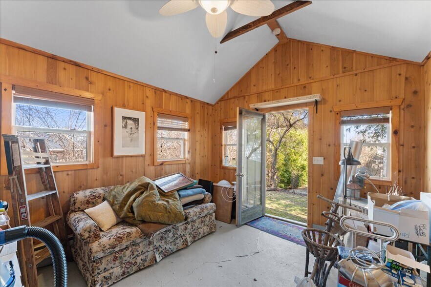 More Photos Of 517 Milwaukee St, Kewaunee General Retail For Sale