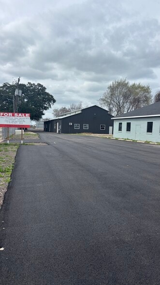 Primary Photo Of 11980 Alief Clodine Rd, Houston Light Distribution For Sale