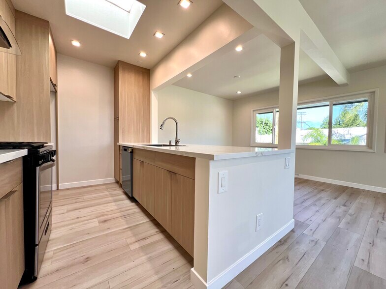More Photos Of 3511 Market St, Glendale Office Residential For Lease