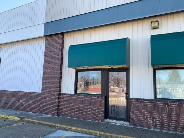 More Photos Of 206 1st St, Sergeant Bluff Office For Sale