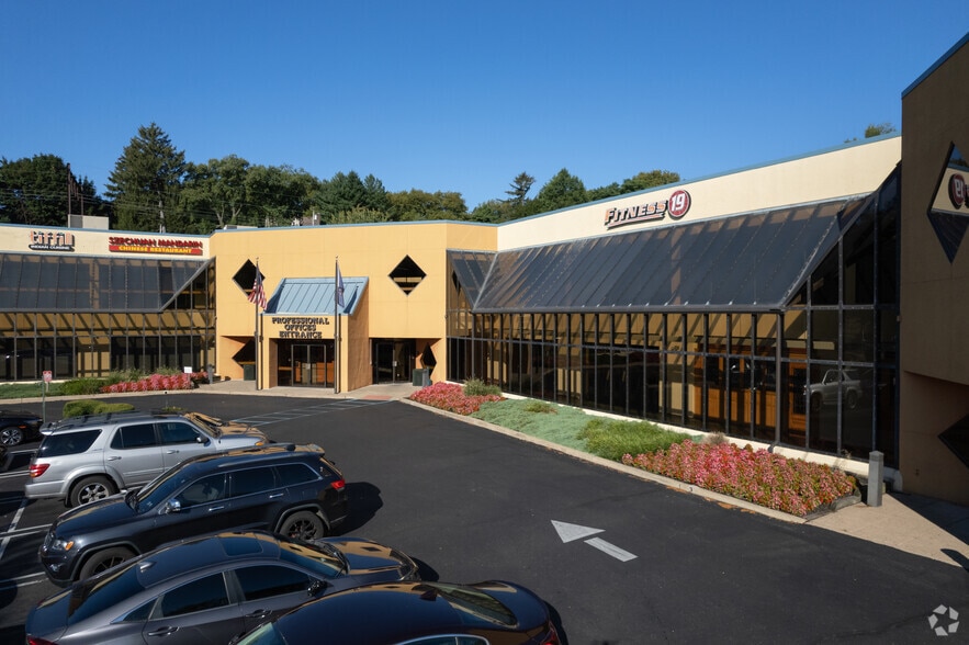 More Photos Of 8080 Old York Rd, Elkins Park General Retail For Lease