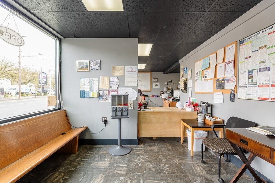 More Photos Of 4926-4940 N Lombard St, Portland Storefront Retail Residential For Lease