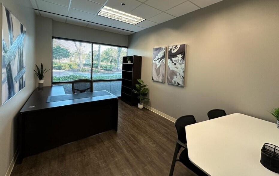 More Photos Of 250 International Pky, Heathrow Coworking Space