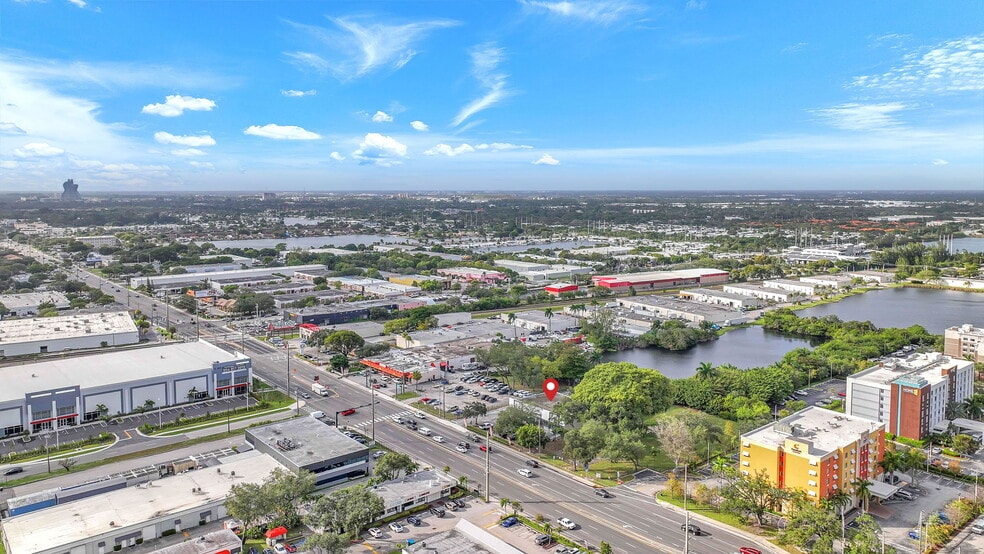 More Photos Of 1920-1934 Stirling Rd, Dania Beach Freestanding For Lease
