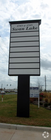 More Photos Of 1745 Swan Lake Rd, Bossier City Freestanding For Lease