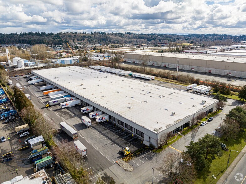 More Photos Of 22114-22140 76th Ave S, Kent Distribution For Lease
