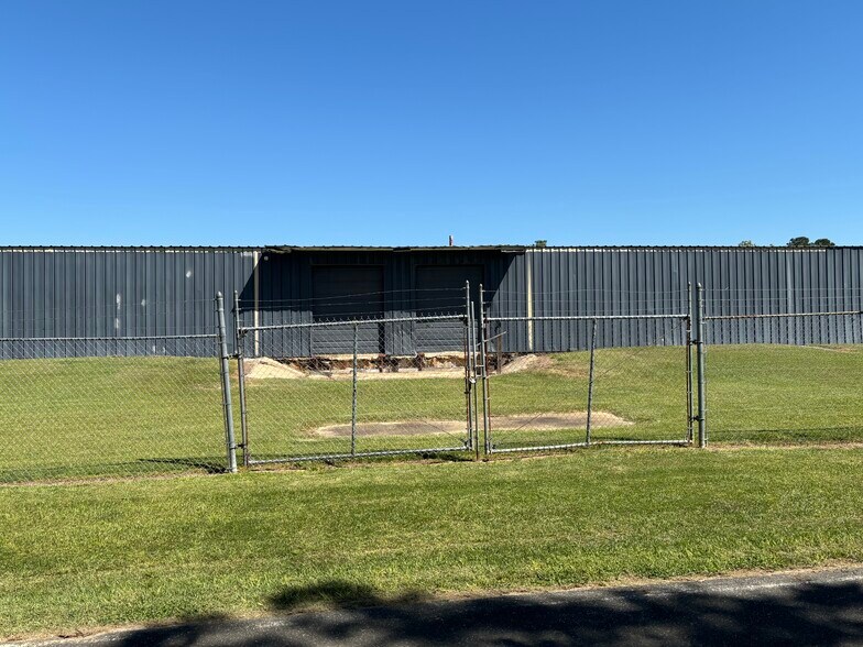 More Photos Of 1811 Florida Ave, Quincy Warehouse For Lease