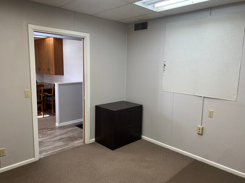 More Photos Of 8051 Seymour Hwy, Wichita Falls Warehouse For Lease