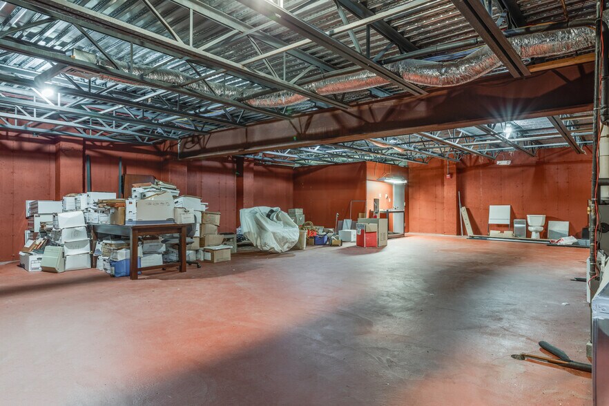 More Photos Of 223 W Montauk Hwy, Hampton Bays Medical For Lease