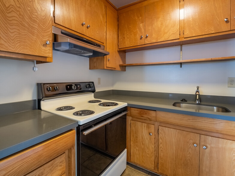 More Photos Of 2311 Carlmont Dr, Belmont Apartments For Sale