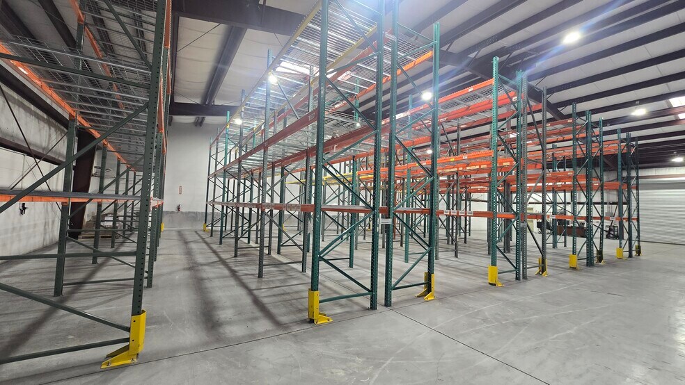 More Photos Of 8575 Somerset Dr, Largo Light Manufacturing For Lease