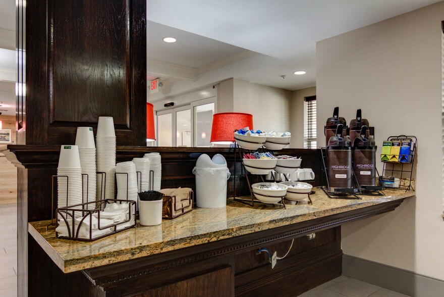 More Photos Of 1918 University Ave, Texarkana Hotel For Sale