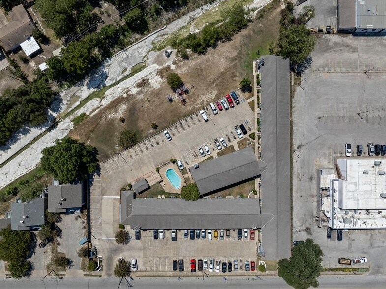 More Photos Of 829 Park Plz, Austin Apartments For Sale