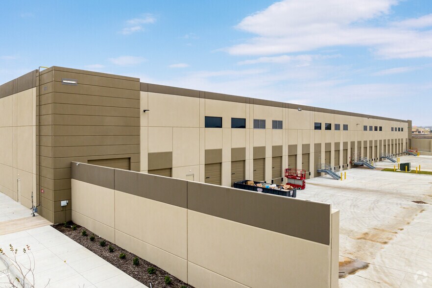 More Photos Of 631 Industry Way, Prosper Industrial For Lease