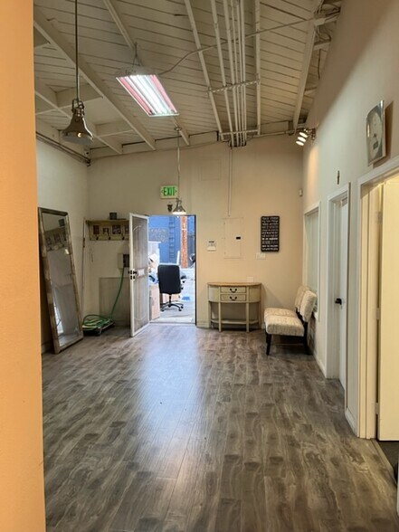 More Photos Of 1329-1333 Santee St, Los Angeles Storefront For Lease