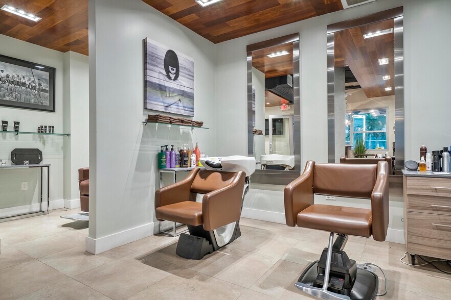 More Photos Of 20900 NE 30th Ave, Aventura Office Residential For Lease