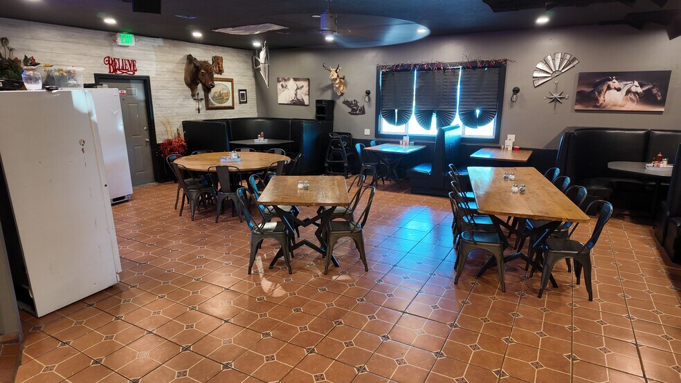 More Photos Of 140 E 12th St, Imperial Restaurant For Sale