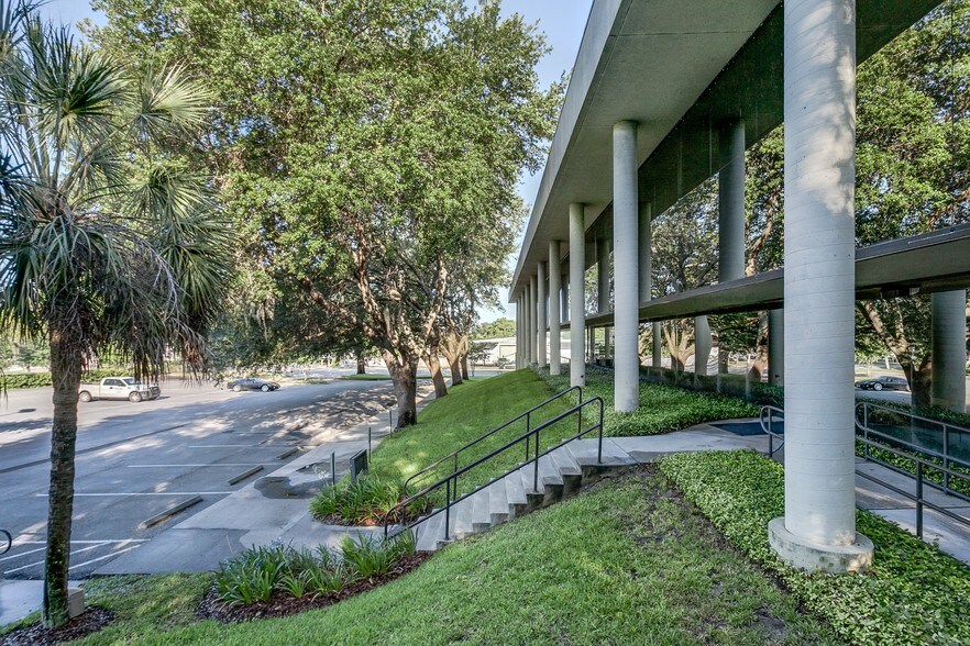 More Photos Of 9000 Regency Square Blvd, Jacksonville Office For Sale