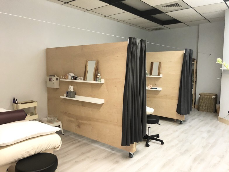 More Photos Of 4180 W Broadway Ave, Robbinsdale Storefront Retail Office For Lease