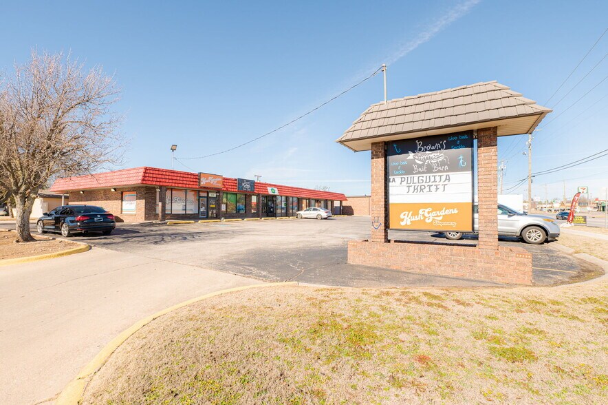More Photos Of 1501-1511 N Rockwell Ave, Oklahoma City Storefront Retail Office For Lease
