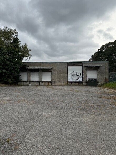More Photos Of 2215 Union Blvd, Bay Shore Manufacturing For Sale