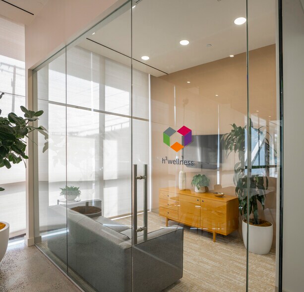 More Photos Of 3130 Wilshire Blvd, Santa Monica Office For Lease