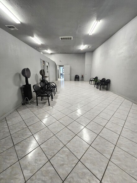More Photos Of 169 Central Ave, Shafter General Retail For Lease