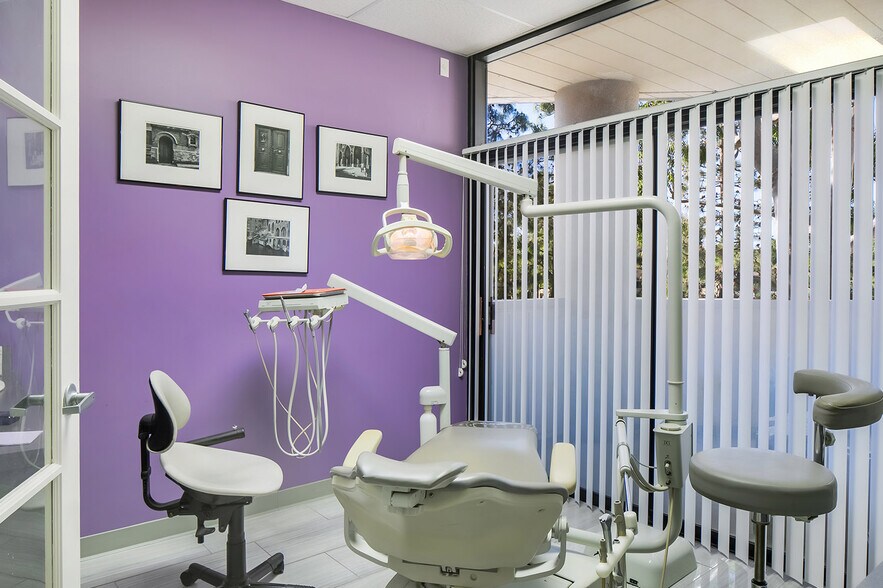 More Photos Of 37 Creek Rd, Irvine Medical For Lease