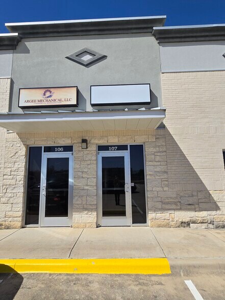 More Photos Of 3831 FM 2181, Corinth Flex For Lease