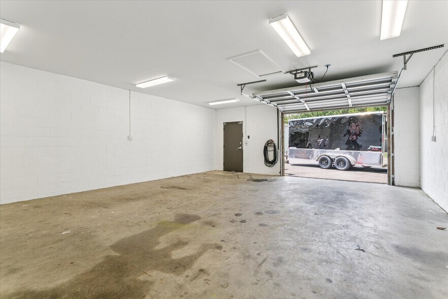 More Photos Of 110 Production Dr, Yorktown Manufacturing For Sale