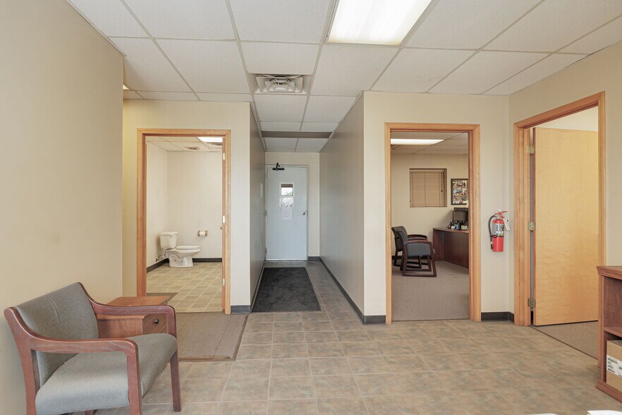 More Photos Of 801 Woodsdale Rd, Elwood Warehouse For Sale