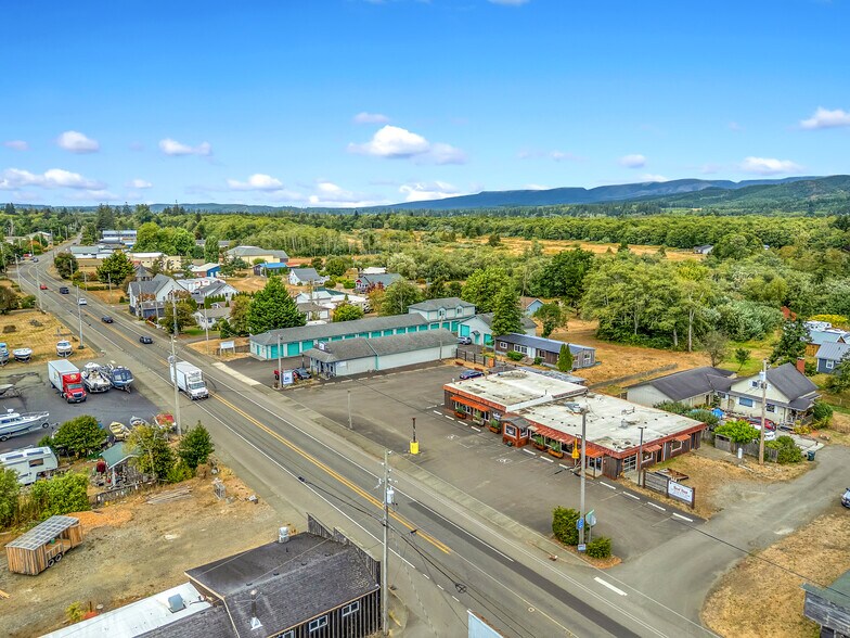 More Photos Of 780 US-101, Chinook Restaurant For Sale