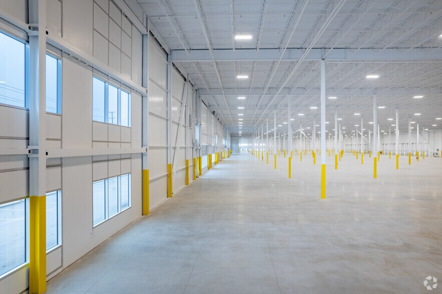 More Photos Of 20 Ironside, Brampton Unknown For Lease