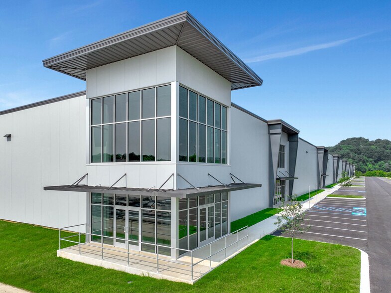 More Photos Of 2685 Riverport Rd, Chattanooga Industrial For Sale