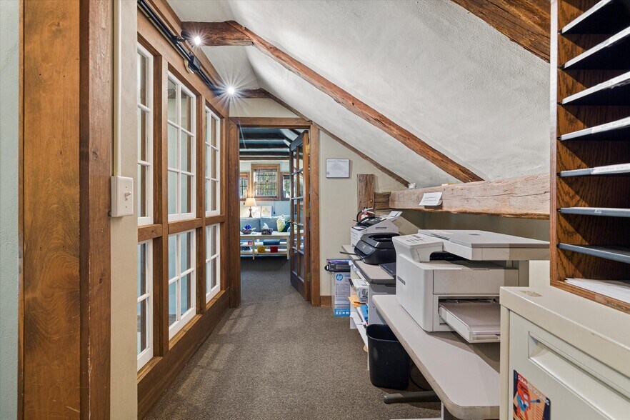More Photos Of 14135 N Cedarburg Rd, Mequon Office For Lease
