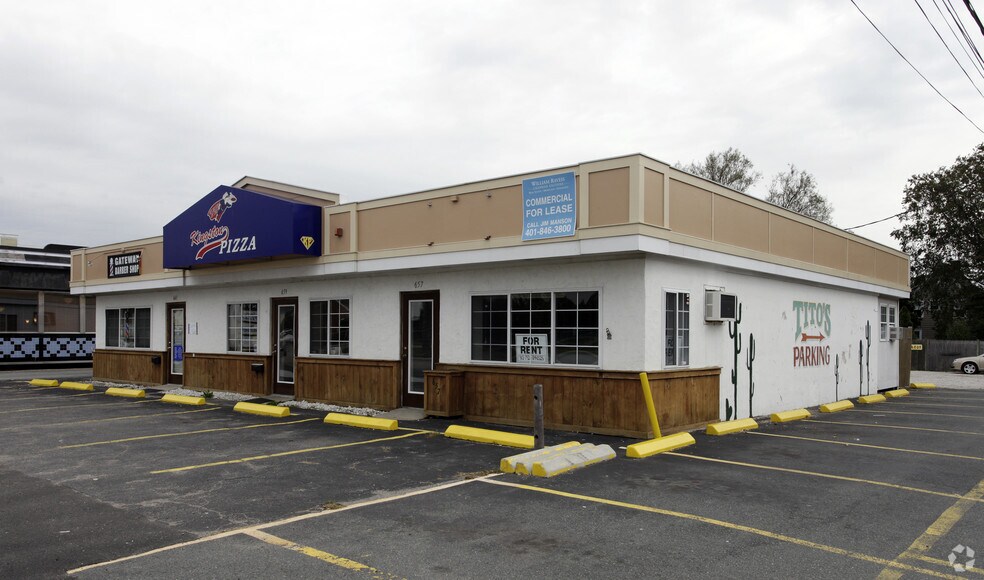 Primary Photo Of 657-661 W Main Rd, Middletown Freestanding For Lease