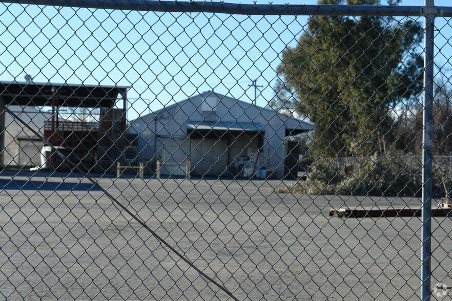 More Photos Of 2020 Esplanade Rd, Chico Light Manufacturing For Sale