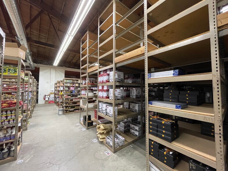 More Photos Of 1701 30th St, Bakersfield Freestanding For Sale