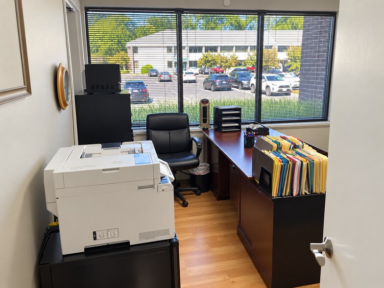 More Photos Of 11870-11872 Sunrise Valley Dr, Reston Office For Sale