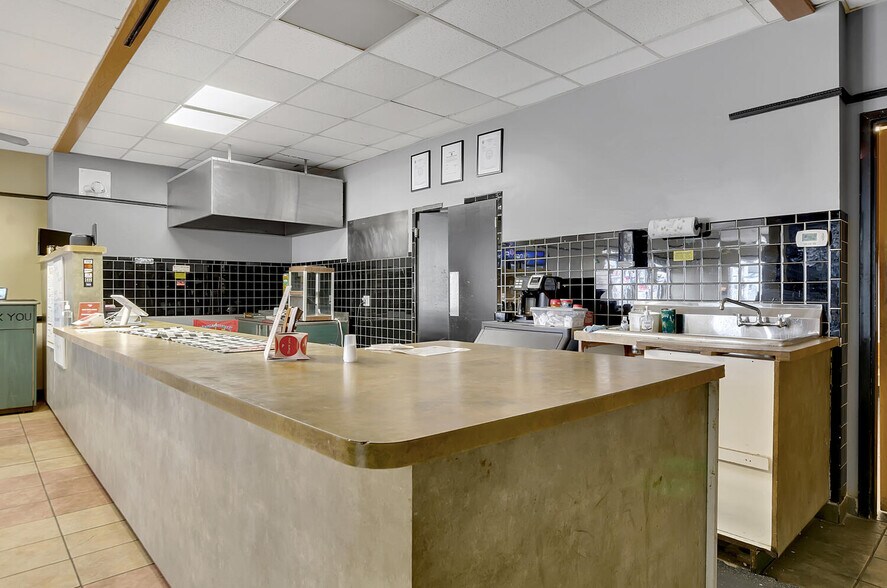 More Photos Of 2422-2426 S Park Ave, Buffalo Bowling Alley For Sale